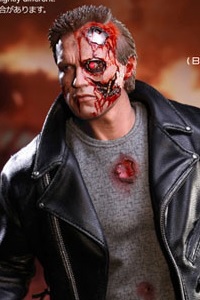 Hot Toys Movie Masterpiece Terminator T-800 Battle Damaged Ver. 1/6 Action Figure