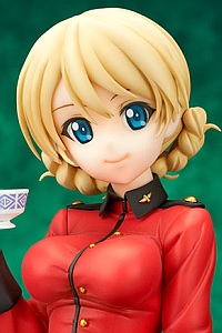 ques Q Girls und Panzer the Movie Darjeeling 1/7 PVC Figure