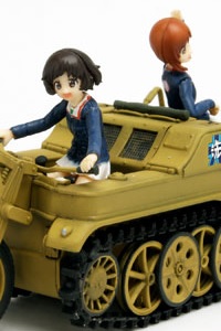 PLATZ Girls und Panzer the Movie Miho & Yukari no Kettenkrad Oarai Girls High School Version Desu! 1/35 Plastic Kit