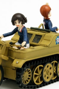 PLATZ Girls und Panzer the Movie Miho & Yukari no Kettenkrad Oarai Girls High School Version Desu! 1/35 Plastic Kit (2nd Production Run)