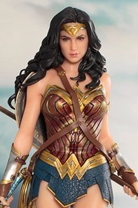 KOTOBUKIYA ARTFX+ JUSTICE LEAGUE Wonder Woman 1/10 PVC Figure