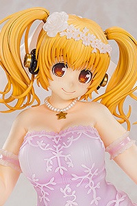 WINGS inc. Super Pochaco Wedding Ver. 1/5 PVC Figure