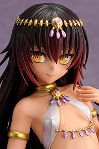 AMAKUNI To LOVE-ru Darkness Nemesis 1/7 PVC Figure