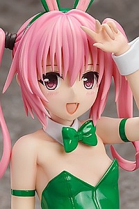 FREEing To LOVE-ru Darkness Nana Astar Deviluke Bunny Ver. 1/4 PVC Figure