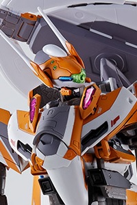 BANDAI SPIRITS DX Chogokin VF-31E Siegfried (Chuck Mustang Unit)