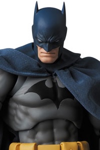 MedicomToy MAFEX No.105 BATMAN HUSH Action Figure