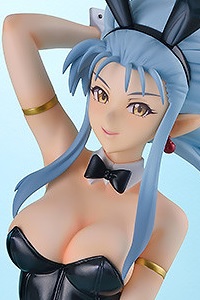 FREEing Tenchi Muyo! Ryo-Ohki Ryoko Bunny Ver. 1/4 PVC Figure