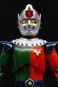 EVOLUTION TOY Hero Action Figure Tsuburaya Pro Hen Kyoryu Daisenso Izenborg Izenbo Action Figure