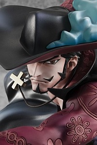 MegaHouse Portrait.Of.Pirates ONE PIECE NEO-MAXIMUM Hawk Eyes Dracule Mihawk PVC Figure