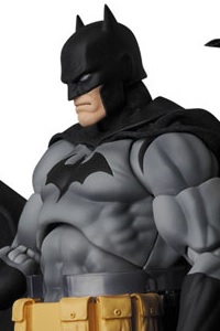 MedicomToy MAFEX No.126 BATMAN HUSH BLACK Ver. Action Figure