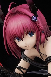 Union Creative To LOVE-ru Darkness Kurosaki Mea Darkness Ver. 1/6 Plastic Figure