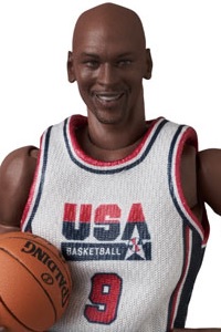 MedicomToy MAFEX No.132 Michael Jordan (1992 TEAM USA) Action Figure