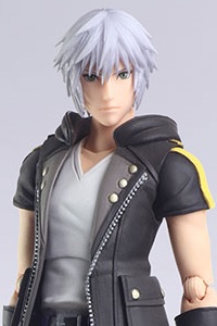 KINGDOM HEARTS III PLAY ARTS KAI ACTION FIGURE - SORA VER. 2