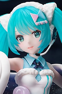 FuRyu Hatsune Miku Magical Mirai 2020 -Winter Festival- Ver. 1/7 PVC Figure