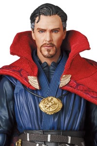 MedicomToy MAFEX No.152 DOCTOR STRANGE (Infinity War Ver.) Action Figure