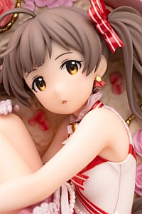 AmiAmi iDOLM@STER Million Live! Hakozaki Serika Pure Present Ver. 1/7 PVC Figure