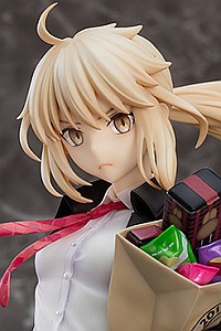 GOOD SMILE COMPANY (GSC) Fate/Grand Order Saber/Altria Pendragon [Alter] Heroic Spirit Traveling Outfit Ver. 1/7 PVC Figure