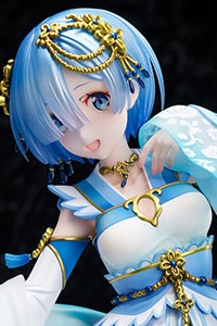 FuRyu Re:Zero -Starting Life in Another World- Rem -Han Fuku- 1/7 PVC Figure