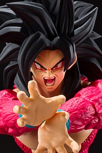 BANDAI SPIRITS S.H.Figuarts Super Saiyan 4 Son Goku