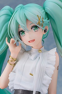 GOOD SMILE COMPANY (GSC) Character Vocal Series 01 Hatsune Miku Hatsune Miku NT-fu Shifuku Ver. 1/7 Plastic Figure