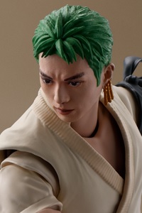 BANDAI SPIRITS S.H.Figuarts Roronoa Zoro (A Netflix Series: ONE PIECE)