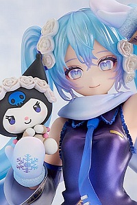 GOOD SMILE COMPANY (GSC) Character Vocal Series 01 Hatsune Miku Snow Miku x Kuromi 1/7 Plastic Figure