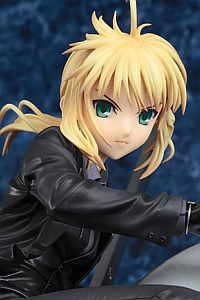 GOOD SMILE COMPANY (GSC) Fate/Zero Saber & Saber Motored Cuirassier 1/8 Plastic Figure (3rd Production Run)