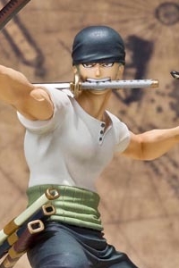 BANDAI SPIRITS Figuarts ZERO Roronoa Zoro -Battle Ver.-