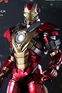 Hot Toys Movie Masterpiece Iron Man 3 Iron Man Mark 17 Heartbreaker 1/6 Action Figure