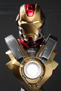 Hot Toys Iron Man 3 Iron Man Mark 17 Heartbreaker 1/6 Bust Figure