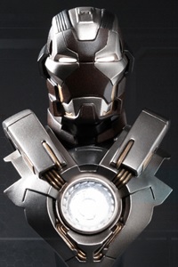 Hot Toys Iron Man 3 Iron Man Mark 24 Tank 1/6 Bust Figure