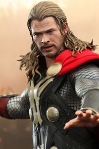 Hot Toys Movie Masterpiece Thor: The Dark World Thor 1/6 Action Figure