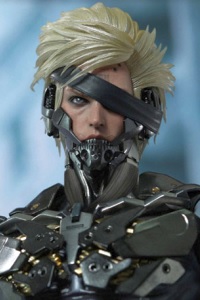 Hot Toys Video Game Masterpiece METAL GEAR RISING REVENGEANCE Raiden 1/6 Action Figure