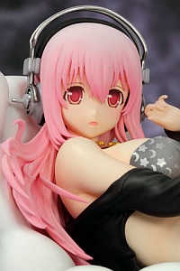 Griffon Enterprises VC! Super Sonico -Bikini & Sofa Ver.- Black Colour 1/7 PVC Figure