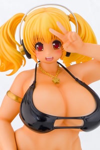 DAIKI kougyou Super Pochaco Photo Session Tanned Ver. 1/5.5 PVC Figure