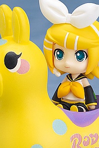 FREEing Hatsune Miku x CuteRody Gekisou! Pullback Car Nendoroid Plus Kagamine Rin & Cute Rody Lemon