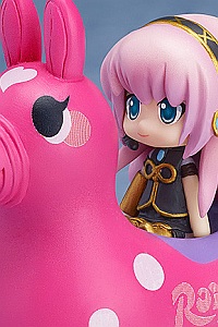 FREEing Hatsune Miku x CuteRody Gekisou! Pullback Car Nendoroid Plus Megurine Luka & Cute Rody Peach 