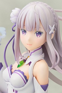 KOTOBUKIYA Re:Zero -Starting Life in Another World- Emilia 1/8 PVC Figure (3rd Production Run)