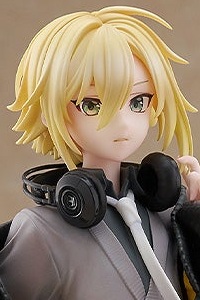 DMM Factory NIJISANJI Uzuki Kou Illustrated by Mochizuki Kei 1/7 Plastic Figure